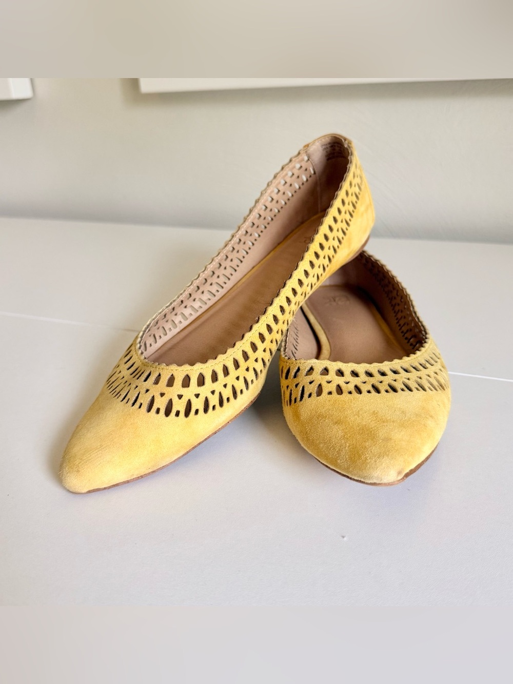 💛 Joe’s Jeans Yellow Suede Laser Cut Pointed Toe Flats | Women’s Size 8 💛